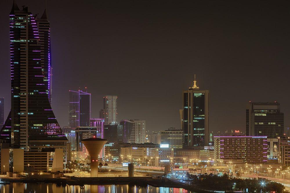 Le Meridien City Centre Bahrain Manama Exterior photo Manama skyline