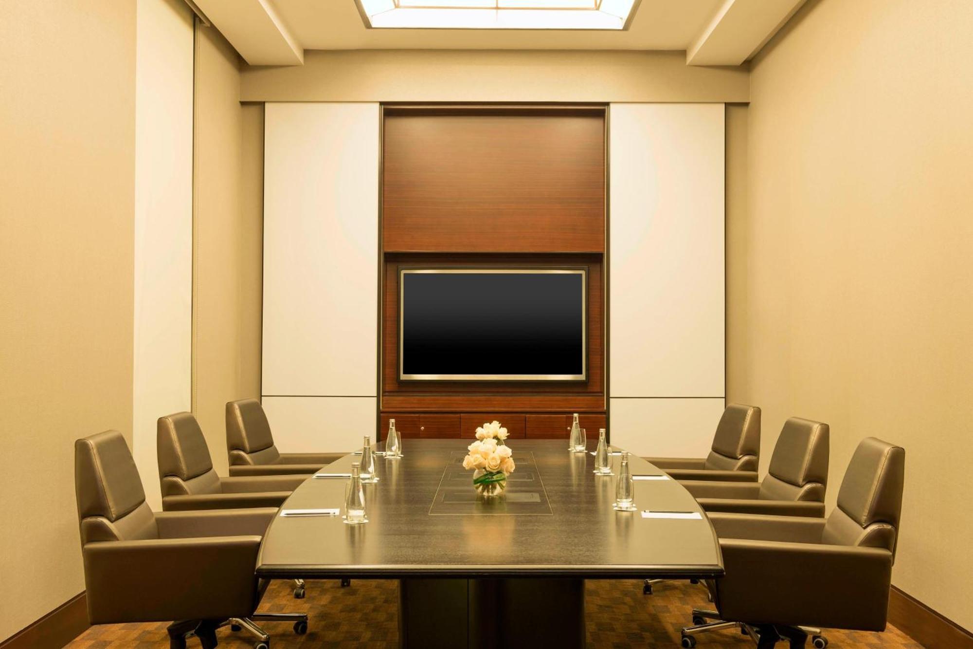 Le Meridien City Centre Bahrain Manama Exterior photo A boardroom at the Four Seasons Hotel, New York City