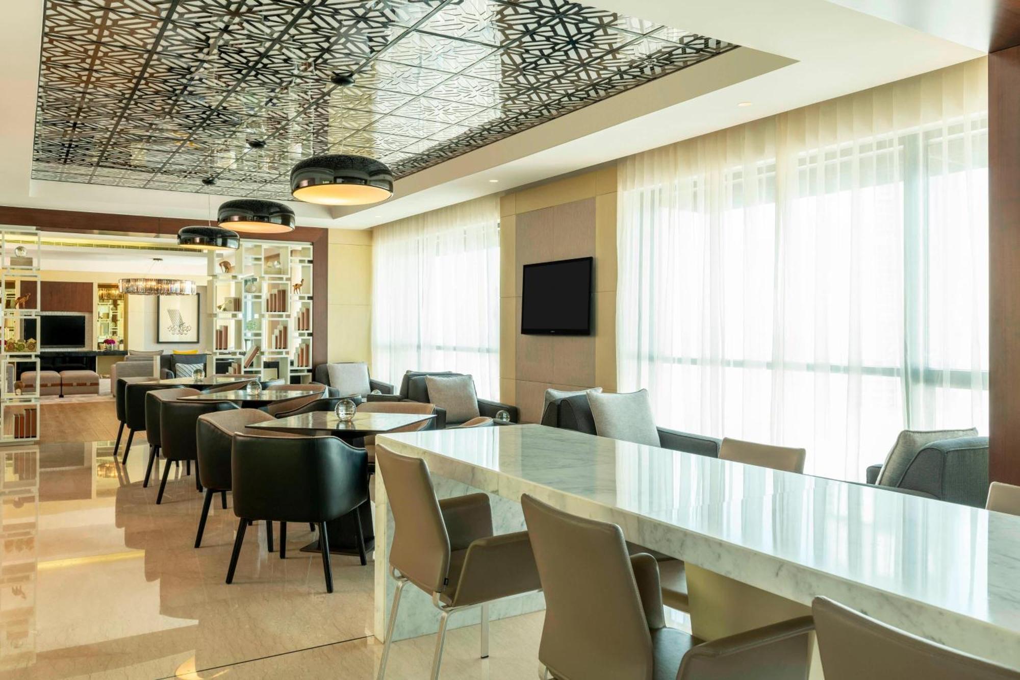 Le Meridien City Centre Bahrain Manama Exterior photo The lounge at the airport